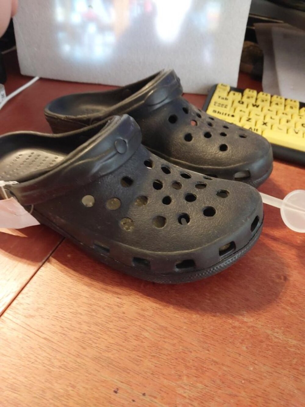 Wave Zone Crocs Black Size S W6-7/B 4-5
